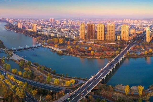 吉林古戏台，夜幕下的时空传承者