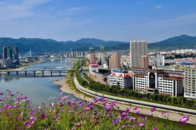 吉林古戏台,夜幕下的时空传承者