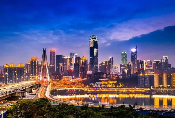 重庆，活力四溢的现代化大都市的魅力展现